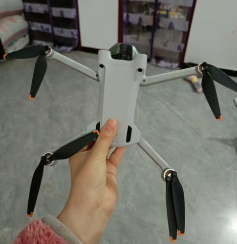 How to connect the module power supply to the gesture drone?